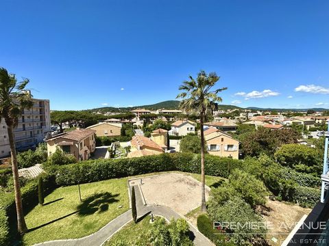 Situé dans le centre ville, immeuble de 2004 avec ascensseur, vous ferez tout à pied. Au 3éme étage, apparetment lumineux, avec une grande terrasse au calme et une vue dégagée. Composé d'une belle pièce à vivre ouverte sur la terrasse, une cuisine, u...