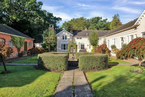 **OPEN HOUSE, SATURDAY 16TH NOVEMBER 10AM - 12PM, BY APPOINTMENT ONLY** The property offers a stylish living environment with elegant accommodation arranged over two levels. The property is one of only seven individual mews style properties all enjoy...