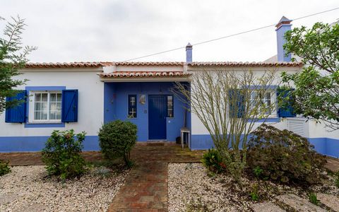 Villa mit 3 Schlafzimmern in der Urbanisation Vale da Telha mit Meerblick von der Terrasse. Es verfügt über 3 Schlafzimmer, von denen 2 en-suite sind, ein Wohnzimmer mit Kamin, eine ausgestattete Küche und ein Gästebad. Es gibt auch ein Nebengebäude ...