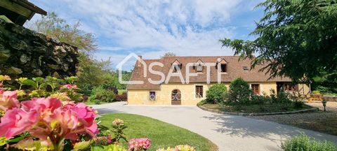 Dans un magnifique cadre et avec sa portion de rivière, cet ancien moulin à proximité du bourg de Longny au Perche offre une magnifique maison d'habitation d'environ 175m² et de multiples dépendances sur un parc de plus de 5 hectares. Ce moulin et an...