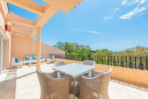 IMPORTANT FOR MORE INFORMATION AND A SPEEDY RESPONSE PLEASE LEAVE A TELEPHONE NUMBER. THIS CHARMING DUPLEX PENTHOUSE, NESTLED WITHIN A GATED COMMUNITY IN THE TRANQUIL GOLF VALLEY OF NUEVA ANDALUCÍA, OFFERS SERENE VIEWS OF A PICTURESQUE LAKE AND PRIVA...