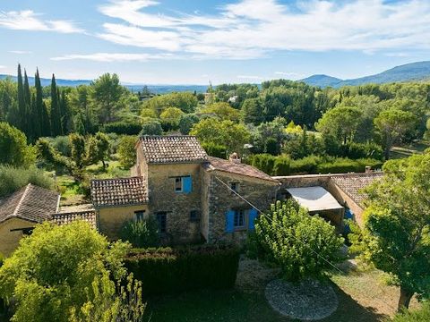 VIDEO https:// ... /watch?v=hGOKT1NIM78 SOLE AGENT - If you are looking for authenticity and space, this beautiful ancient bastide (365 m2) is the right place for you. This property is situated at about two kilometres from the lively centre of Fayenc...