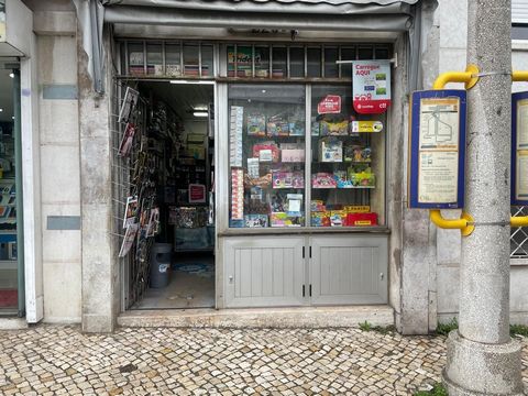 Overdracht van briefpapier/tabakswinkel/boekhandel/geschenken, verkoop van kranten, tijdschriften, krasloten en loterijen, al 28 jaar in bedrijf, gelegen in het midden van Estrada de Benfica in de buurt van het Rode Kruisziekenhuis, in een woonwijk v...