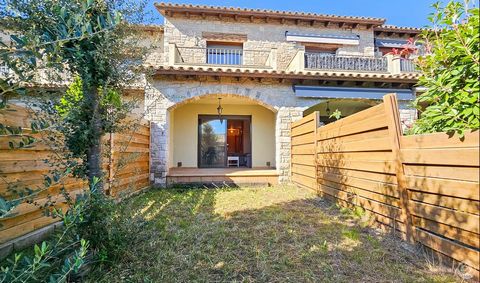 Doppelhaushälfte von mehr als 120 m² in der Stadt Aviá, in der Region Berguedà, in der Nähe der katalanischen Pyrenäen. Dieses Haus in Aviá verfügt über jeglichen Komfort und ist der perfekte Kandidat für einen Zweitwohnsitz oder zur Deckung des tägl...