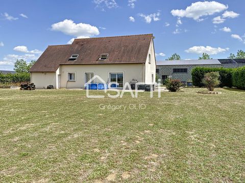 Aux portes de Caen, Grégory Olio vous présente cette maison individuelle de 2001 sur une parcelle d’environ 2700 m2 comprenant au rez de chaussée: une entrée, un spacieux séjour ouvert sur une cuisine, wc, une chambre, un dressing. A l'étage: trois c...