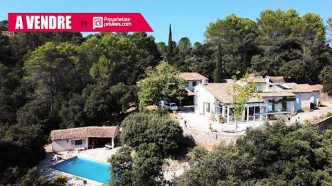 Domaine familial comprenant une maison provençale de 225 m², une dépendance de 233 m² et une piscine avec pool- house sur un terrain de 1,5 Ha. Magnifique propriété bâtie sur un terrain de 15390m² située en zone naturelle et au calme absolu, offrant ...