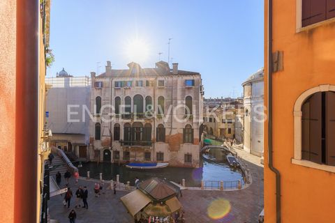 Ort: Cannaregio, Venedig Das Stadtviertel Cannaregio ist nach Castello das zweitgrößte und bevölkerungsreichste von Venedig. In diesem Stadtteil befindet sich das Ghetto di Venezia, das man erreicht, indem man die Brücke Ponte delle Guglie überquert ...