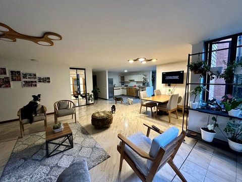 Nous vous présentons cet appartement spacieux et lumineux à vendre, situé dans la belle ville de Medellín, dans le département d’Antioquia. D’une superficie construite de 160 M2, cette propriété offre 4 chambres confortables et 3 salles de bain compl...