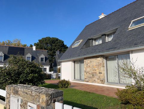 Vous recherchez le calme à proximité des plages, cette charmante maison de construction traditionnelle de 126 m² sur un terrain de 432 m², offre un cadre de vie privilégié à 5 minutes à pied des plages, d'une station balnéaire recherchée proche de Lo...