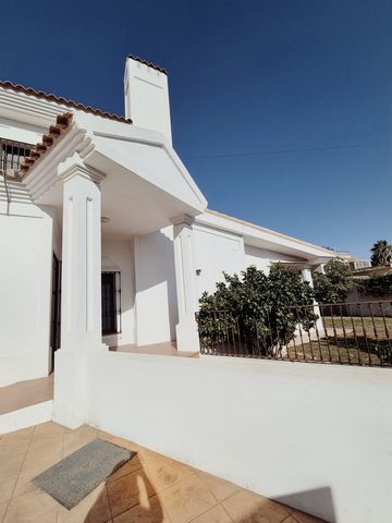 Located in San Pedro de Alcántara. Discover this stunning Mediterranean-style home, located just a few meters from the sea. This charming residence offers an unbeatable location, with restaurants nearby and a seaside promenade within easy walking dis...