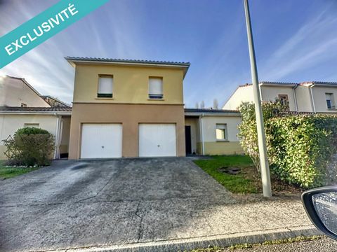 Située dans un lotissement récent proche du centre ville avec toute les commodités à proximité ( bus , école , commerces ) Maison mitoyenne , au rez- de- chaussée l'entrée principale , couloir donnant sur la pièce de vie et sur le jardin . Cuisine sp...