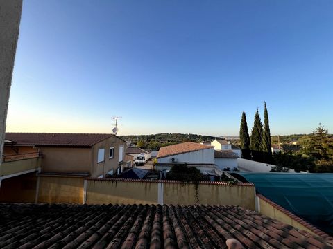 Situé à Gignac-la-Nerthe. Votre conseillère Safti vous propose à la vente ce charmant appartement de type 3 d'environ 55 m2, offrent un cadre de vie agréable, alliant tranquillité et proximité des commodités. Niché dans un quartier calme, il bénéfici...