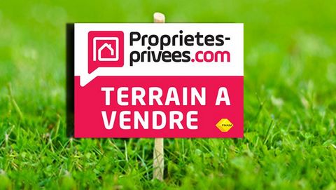 L'EPINE - Situé sur la hauteur du village, ce terrain constructible exposé plein sud propose 1003 m2 en position dominante. Viabilité en bordure de terrain Prix 45000euros (honoraires charge vendeur) Les informations sur les risques auxquels ce bien ...