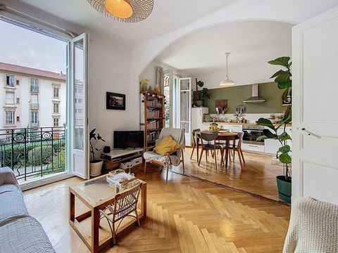 **À 5 minutes du marché de la Libération - Appartement 3 pièces dans un immeuble Belle Époque** Découvrez cet **élégant 3 pièces** idéalement situé dans un immeuble Belle Époque, à seulement 5 minutes à pied du **dynamique marché de la Libération**. ...