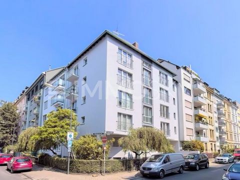 Are you looking for an impressive property in a top location in Frankfurt? Then we have just the thing for you! Our offer includes two high-quality condominiums that are located in an absolutely excellent location, directly on the famous Bergerstraße...