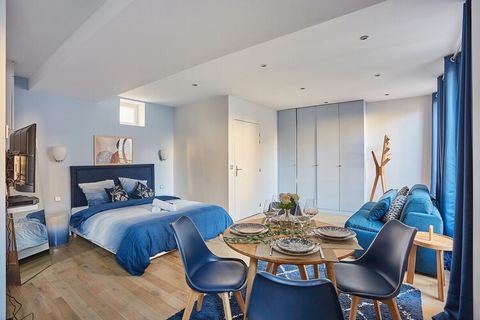 Magnífico apartamento totalmente reformado y con aire acondicionado. Mi alojamiento combina la modernidad gracias a su equipamiento y decoración con el encanto parisino. Mi alojamiento Céntrico y Elegante es Ideal para una escapada a la capital, en f...