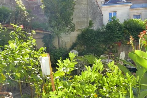 Maison familiale en pierre avec jardin garage et cave