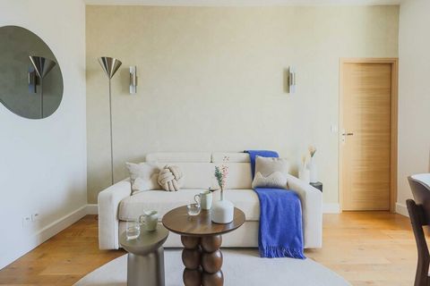 Checkmyguest vous propose cet appartement moderne de 40 m², situé au 4e étage avec ascenseur, rue de La Jonquière, dans le 17e arrondissement de Paris. Alliant confort et tons chaleureux, il offre le cadre idéal pour votre séjour parisien. Ce quartie...
