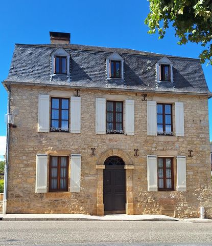 Maison de ville de caractère 5 chambres - terrasses et terrain