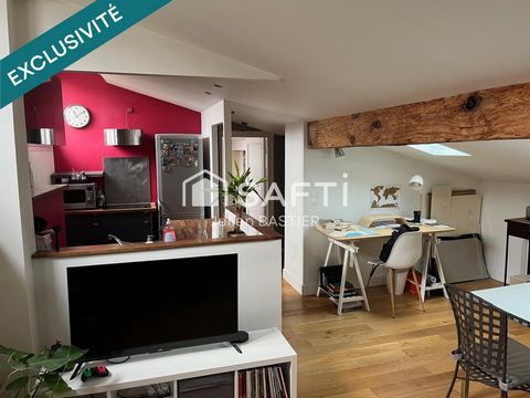 Bordeaux Chartrons rue notre dame - proche du Tram B, T2 rénové au 3ème étage dans une jolie copropriété