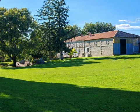 Maison 7 pièces 246m²+ Gîttes 2 pièces 60m²