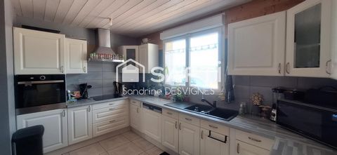 Ensemble de deux chalets 238 m2 hab avec terrain.