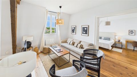 Appartement de Charme  Dernier Étage avec Vue sur la Nive  Centre Historique de Bayonne