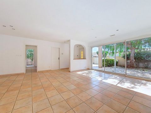 Villa 4 faces de plain-pied avec piscine chauffée