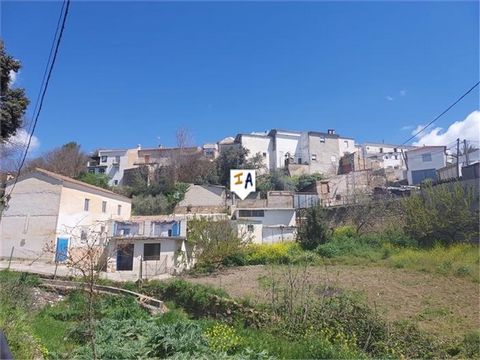 This 215m2 built 4 Bedroom Townhouse is situated on the outskirts of the historical city of Alcala la Real in the Jaen province of Andalucia, Spain and comes with a generous 958m2 plot. With plenty of hard standing for off road parking you enter this...