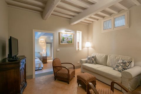Villa Laura is de ideale plek om een ​​vakantie door te brengen in het prachtige Toscaanse landschap. De villa is gelegen in de heuvels dichtbij de Etruskische stad Cortona. De villa ligt op een rustige en afgelegen plek met een adembenemend uitzicht...