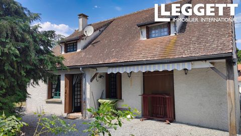 A15181 - Large two bedroom detached house set in private surroundings in a cute hamlet just outside Saint-Léger-Magnazeix. Character exposed beams and generously proportioned rooms seeking its next owner who will call this home. Central heating and a...