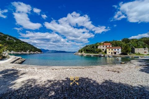 The waterfront house for complete reconstruction is located in a beautiful bay on the northern side of the Pelješac peninsula. It is located on the edge of a smaller settlement and is surrounded by the sea on three sides. The land has 7440 m2 and is ...