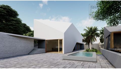 VERKOOP VAN PROJECT voor de ontwikkeling van een toeristische onderneming, waarvan het architecturale project en de specialiteiten zijn goedgekeurd door de gemeente Ponta Delgada en door de regionale regering van de Azoren. Dit project zal enige fina...