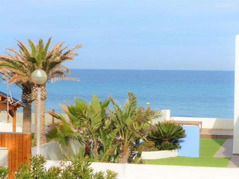 Uma ótima casa para cada momento. Muito perto do Mar Mediterrâneo com 858 m2 de terreno e 500 m2 de terraço ajardinado e piscina para desfrutar de toda a família e amigos. Você fica impressionado com os amplos espaços que a casa tem, tanto dentro qua...