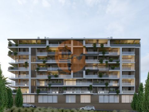 Commercial space Located in a prestigious development under construction, in Faro. This large commercial space of 930 m² is located on the ground floor of the development, which includes a total of 38 apartments. With completion scheduled for Decembe...