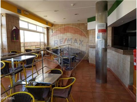 Pizzaria / Snack bar localizado no Caniço, junto á da escola das Eiras, com todos os equipamentos, pronto a funcionar!!   Pizzeria / Snack bar located in Caniço, next to the Escola das Eiras, with all the equipment, ready to work!! 
