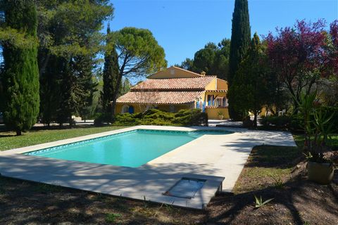 For sale in the town of St Christol Les Alès house without vis-à-vis in excellent condition with a living area of approximately 239 m2 on a magnificent enclosed and wooded plot of land with a surface area of 4409 m2 with swimming pool of 10X5 as well...