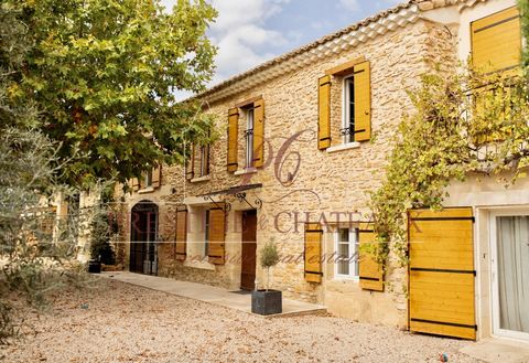 Agency exclusive, Mas Provençal with gîte and outbuilding on approximately 2300 m2 of land on the outskirts of the town of Orange. This old authentic Provençal farm combines the charm of traditional architecture with modern facilities. Nestled in the...