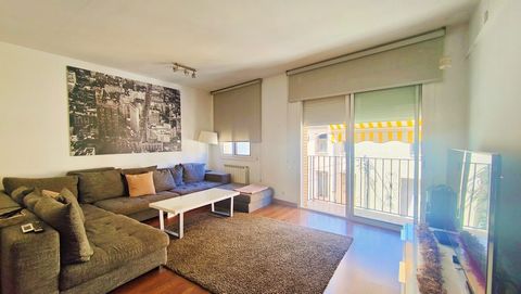 LUXE PROPERTIES presents this beautiful and modern 3-bedroom duplex with a private terrace on Calle Terrassa in the centre of Rubí. Well located, well connected and ready to start enjoying it. The house has a private constructed area of 115m2 distrib...