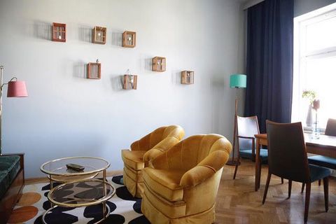 This newly renovated and lovingly designed apartment is in a quiet and idyllic location in the heart of the second district on Volkertplatz. The apartment is located in a characteristic old Viennese building and is fully furnished. The kitchen is ful...