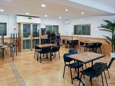 Are you looking for a profitable business with an established clientele? Look no further! We present a fully functioning cafeteria in the industrial estate of Marratxí. This gem is the only café in the area, ensuring a steady stream of customers. Wit...