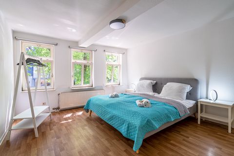 The spacious apartment in the center of Friedberg offers the ideal mix of opportunities to relax on the quiet balcony or the comfortable couch, as well as to work productively at the desk. In the bedroom you will find a king-size bed, ideal for up to...