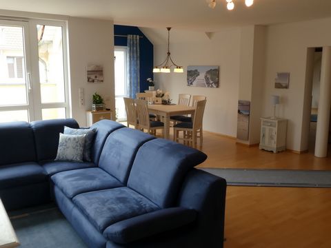 Dreamlike maisonette in a 5 party house in the center of Bad Bergzabern. Best location! Rent and move in, without moving stress! The apartment is very quiet and yet centrally located in a side street. The elevator leads directly to the entrance of th...