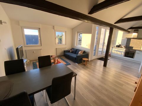Modernised attic apartment in an old MFH building that was completely refurbished in 2015. Open rooms with supporting wooden elements. Large east balcony as well as a large west terrace with a wide view over the roofs of Darmstadt. Large garden. Equi...