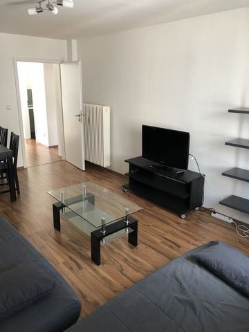 The apartment has two bedrooms, a living room and a separate kitchen with natural light. There is also a practical, walk-in pantry opposite the kitchen. Particularly noteworthy is also the entrance area facing south / courtyard, which serves as a lar...