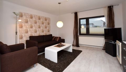 This fully furnished house has a fitted kitchen, a modern bathroom and a guest toilet. The roofed terrace invites you to relax and a carport also belongs to the house. Here you can move in directly and feel comfortable! Equipment/General Fitted kitch...