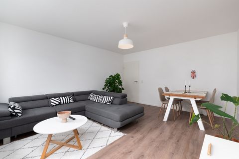 The 3 room apartment is located directly at Braunschweig Castle. Within walking distance of the city center, supermarket, pharmacy, post office are around the corner and the “Museumspark” park is only a 5-minute walk away. The 73sqm apartment is on t...