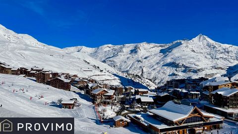 The PROVIMO agency offers you this furnished studio of 15 m2 equipped at the foot of the slopes in Tignes Le Lac. On the 6th floor with elevator, it is composed of a kichnette, a shower room with toilet and a main room with storage. A ski locker comp...