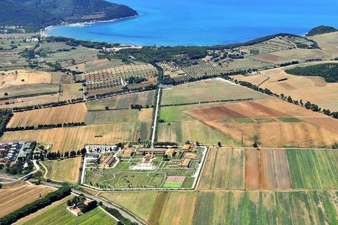 Near the dream beaches of the famous Gulf of Baratti: Former agricultural estate, embedded in a spacious and well-kept garden. The 8 buildings have been faithfully restored in the original Tuscan style and transformed into a beautiful holiday resort ...