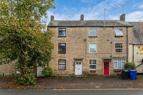 A deceptively spacious Grade II listed cottage, conveniently situated for the many local amenities of Brackley and available with NO UPWARD CHAIN. The property comprises entrance hall, kitchen, dining room, cellar, sitting room, study, three bedrooms...